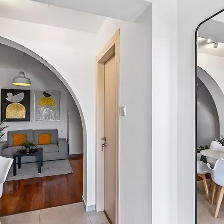 Orange Tree Studio, Just Steps From The Sea Appartement *